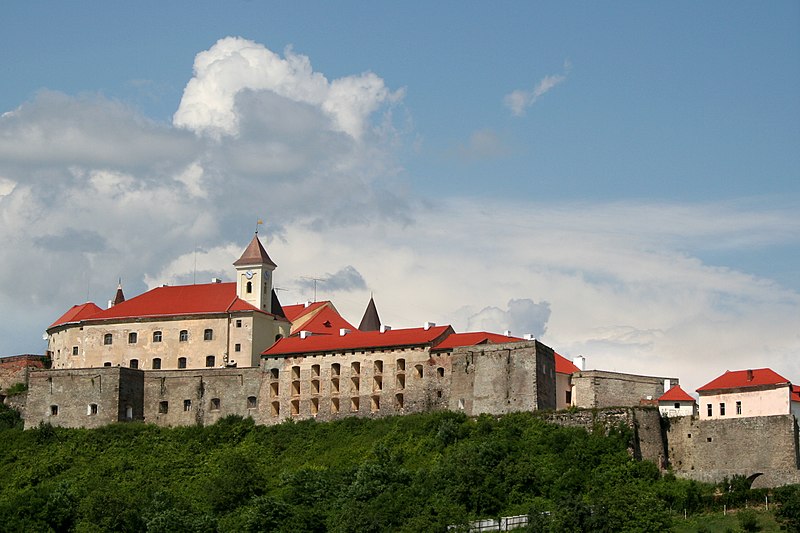 File:Мукачевський замок "Паланок".jpg