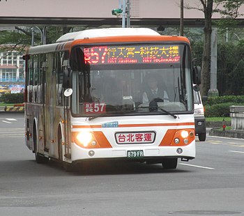 臺北客運879-FR 紅57.jpg