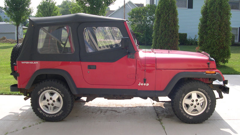 File:1992 Jeep YJ profile.JPG