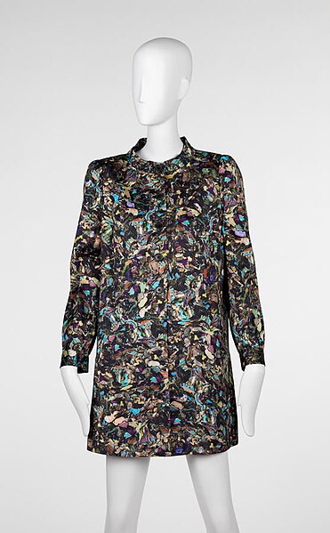 File:2008 Dries van Noten coat, Orbis-printed silk by Jakob Schlaepfer.jpg