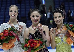Laura Lepistö (keskellä) vuoden 2009 EM-kilpailuissa.