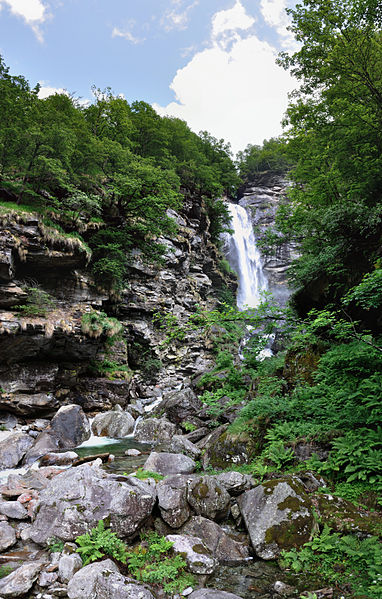 File:2011-06-06 15-33-57 Switzerland Cantone Ticino Gerra 4vl.jpg