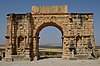 Fotografie a arcului de triumf al Caracalla din Volubilis