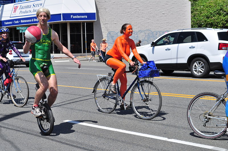 File:2014 Fremont Solstice cyclists 011.jpg