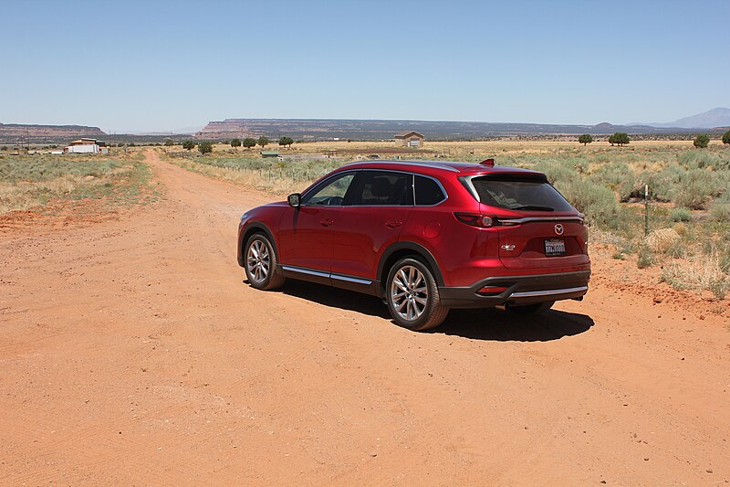 File:2018 Mazda CX-9 dirt road.jpg