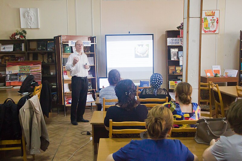 File:2019-08-28 Derbent, Central Library - 02.jpg