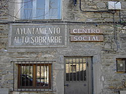 Seu de l'achuntamiento d'Alto Sobrarbe, en l'Arcusa.