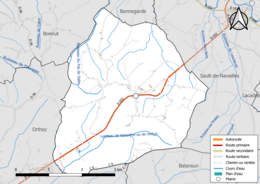 Carte en couleur présentant les réseau hydrographique de la commune