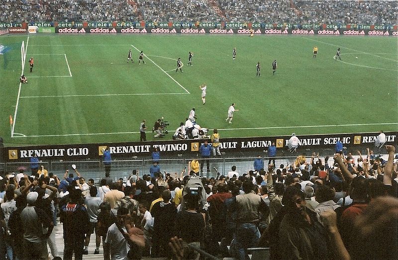 File:AJA-PSG CdF 2003 Joie auxerroise2.jpg