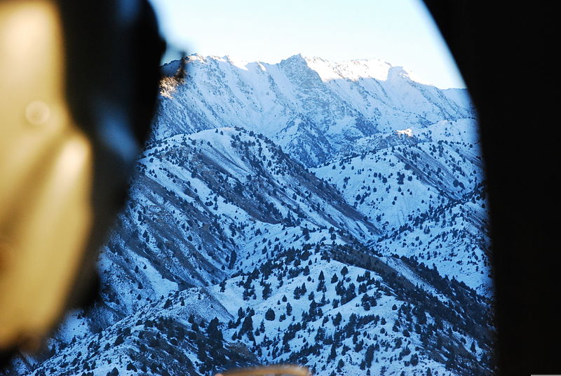 File:A U.S. Army UH-60 Black Hawk helicopter assigned to the 10th Combat Aviation Brigade passes a mountain in eastern Afghanistan during a personnel movement flight Nov. 11, 2013 131111-A-MH207-347.jpg