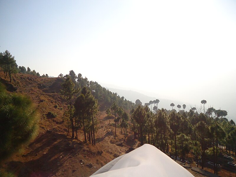 File:A scenery in Murree.JPG