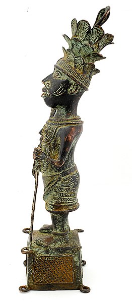 File:African sculpture (32717642665).jpg