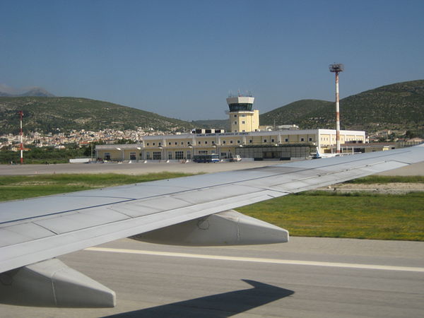 600px-Airport_Samos.JPG