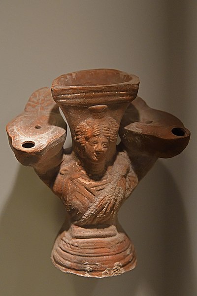 File:Allard Pierson Museum Female bust with lamps 7668.jpg