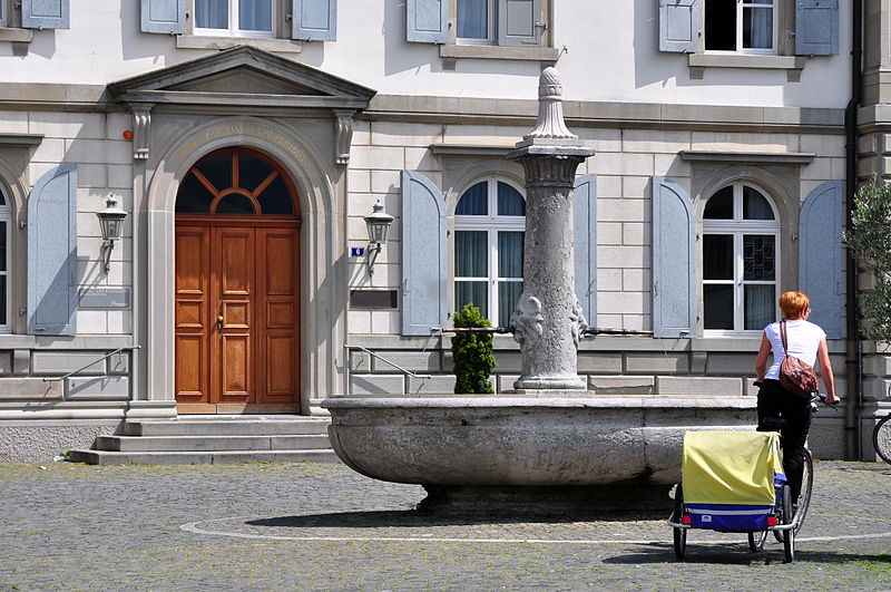 File:Alters- & Pflegeheim Bürgerspital - Rapperswil Fischmarktplatz 2012-07-30 12-12-24.JPG