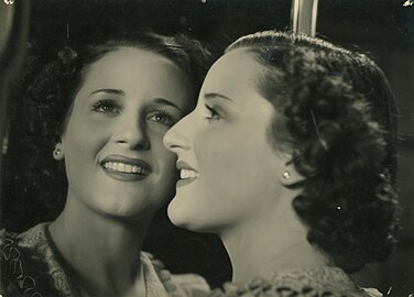 Amanda Ledesma in Melodías porteñas (1937), directed by Luis Moglia Barth.