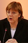Angela Merkelová Headshot 2004.jpg