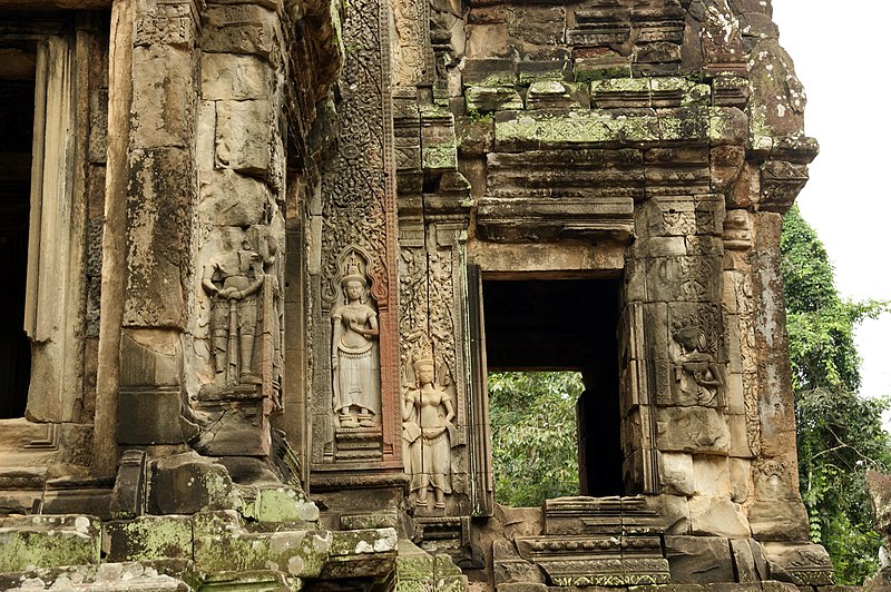 File:Angkor Thommanon 2009b.jpg