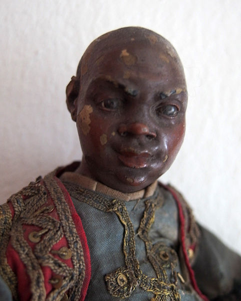 File:Antique doll, portrait dark skin, colonial.jpg