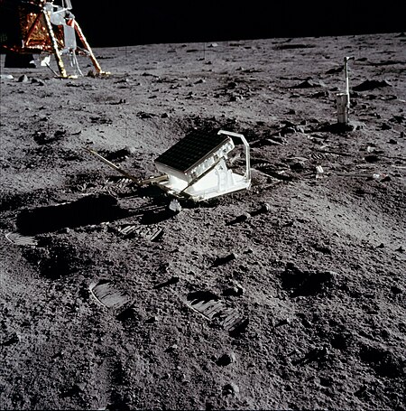 Tập_tin:Apollo_11_Lunar_Laser_Ranging_Experiment.jpg