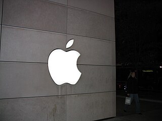 File:Apple store, Michigan Avenue, Chicago at night (49713654127).jpg -  Wikimedia Commons