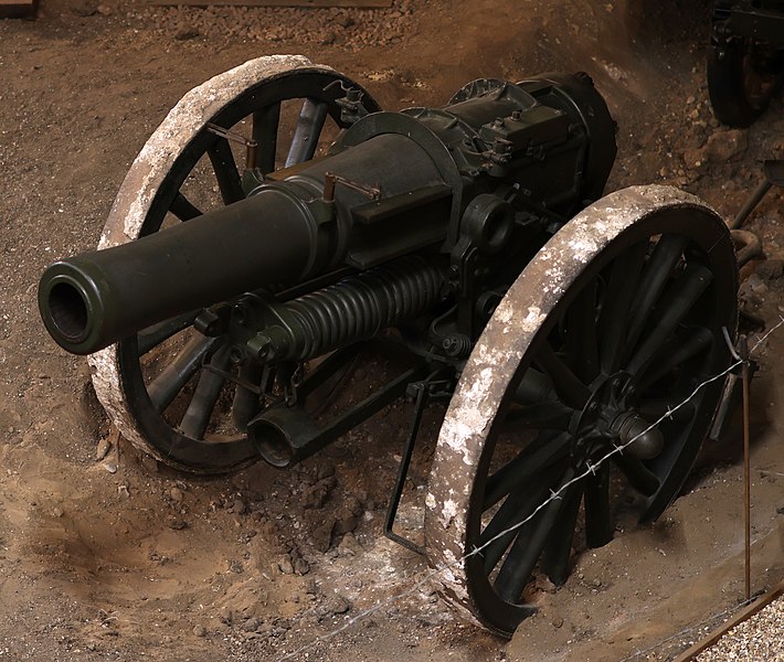 File:BL 6 inch 30 cwt Howitzer duxford.JPG