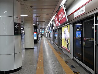 <span class="mw-page-title-main">Banwoldang station</span> Station of the Daegu Metro