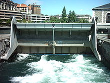 Vannes du barrage du Seujet.