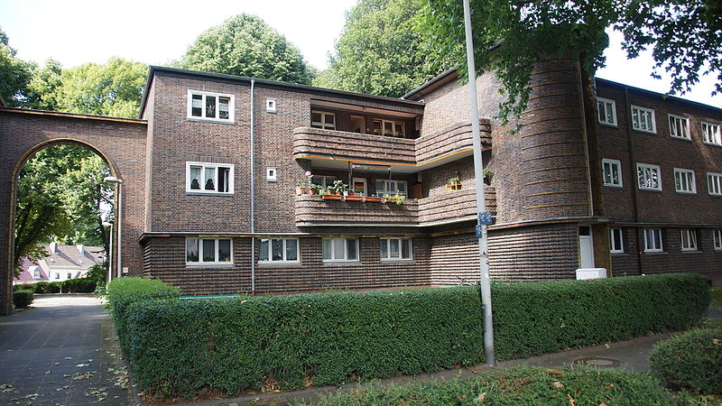 File:Baudenkmal Laubenganghaus Frechen Freiheitsring 71.jpg