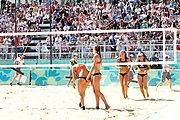 Deutsch: Beachvolleyball bei den Olympischen Jugendspielen 2018; Tag 9, 15. Oktober 2018; Mädchen, Viertelfinale: USA-Spanien 2–1 (21–19/17–21/15–9) English: Beach volleyball at the 2018 Summer Youth Olympics at 15 October 2018 – Girls Quarterfinals: USA-Spain 2–1 (21–19/17–21/15–9)