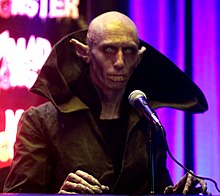 Fransham in costume as Petyr from What We Do in the Shadows, 2016 Ben Fransham (26431648824) (cropped).jpg