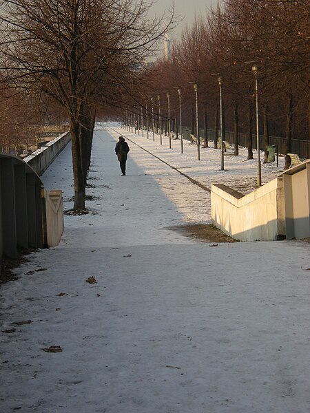 File:Bercy sous la neige.JPG