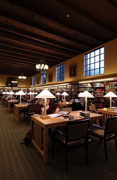 Interior of Goddard Hall now Ginn Library Biblioteca Ginn.jpg