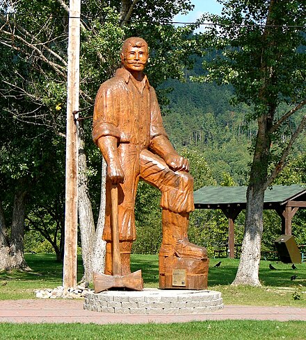 Statue of Mufferaw in Mattawa, Ontario.