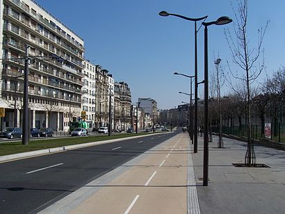 How to get to Boulevard Poniatowski with public transit - About the place