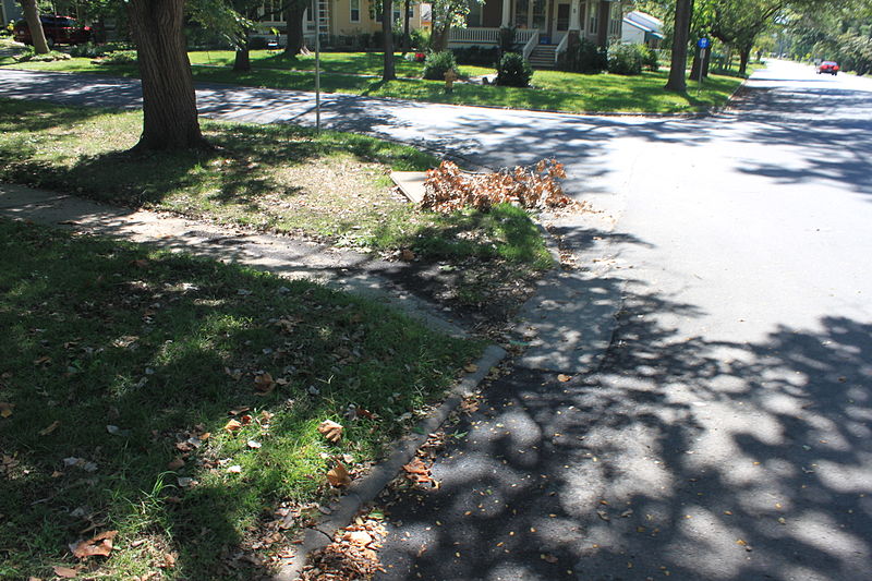 File:Breezedale Sidewalks, Lawrence Kansas IMG 9827.JPG