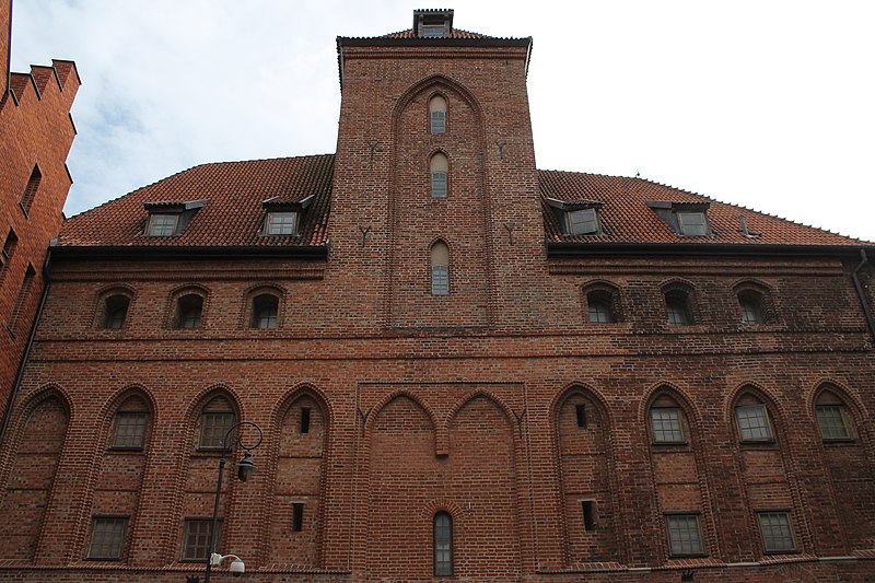 File:Brick building in Gdansk.jpg