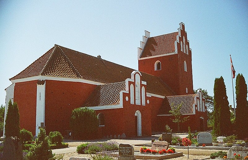 File:Byrumkirke læsø.JPG