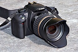 Canon EOS 350D ja Tamronin objektiivi