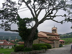 Carbayo e Iglesia de Santiago de los Montes.JPG