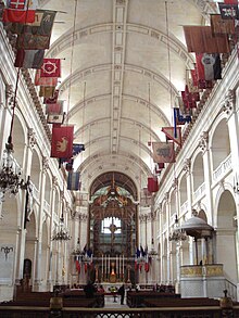 War trophies decorating the vault of the chapel of Saint-Louis-des-Invalides, in Paris. Cathedrale Saint Louis des Invalides.jpg