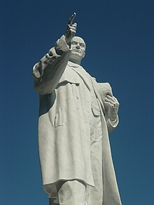 Cento Monument in Skopje.JPG