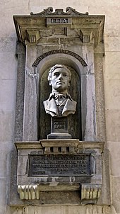 Memorial to Charles Lamb at Watch House in Giltspur Street, London Charles Lamb memorial, Giltspur Street, City of London (cropped).jpg