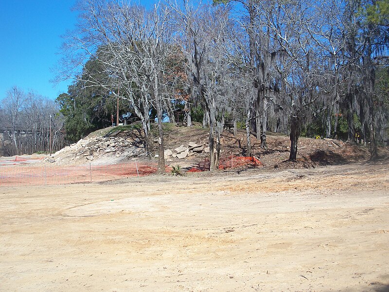 File:Chattahoochee FL mound03.JPG