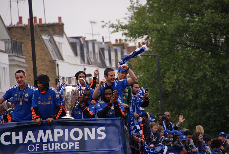 File:Chelsea Champions League trophy parade 2012.jpg