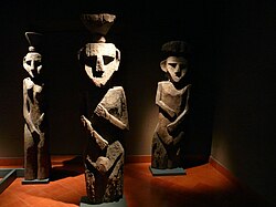 Wooden statues or chemamüll