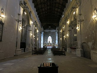 Interior of church Chiesa di San Francesco, Rieti - navata 01.jpg