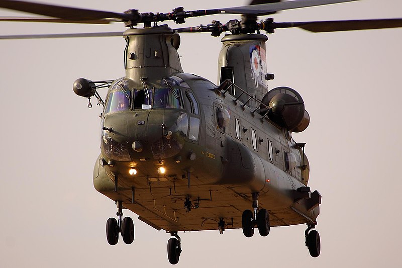 File:Chinook - RIAT 2011 (6066668771).jpg