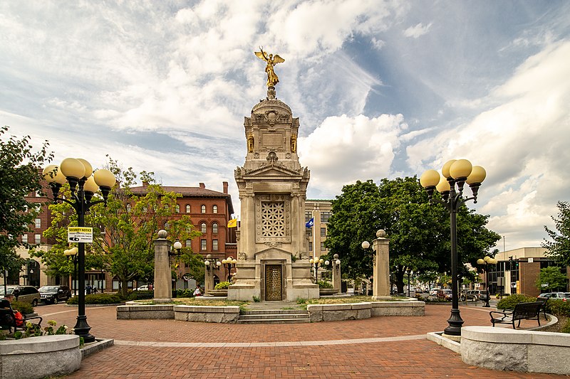 File:Civil War memorial, New Britain, Connecticut.jpg