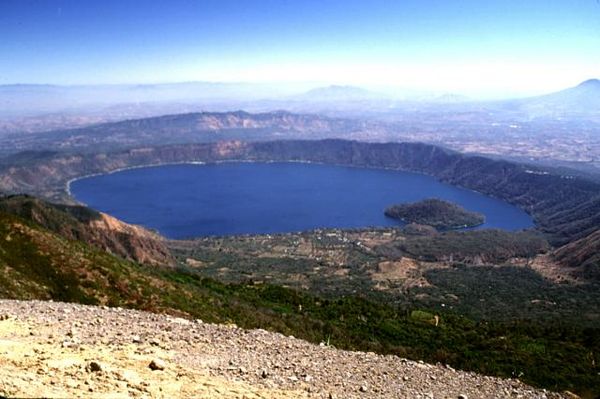 Le lac de Coatepeque, département de Santa Ana.